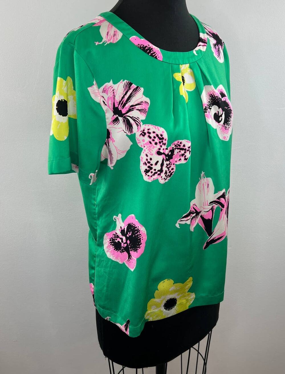 J. Crew Green Floral Print Short Sleeve Round Neck Open Back Blouse Sz M Medium